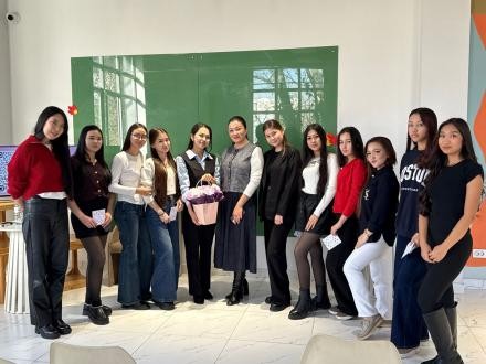 «EDUQUEEN Бүгінгі тренд — білім!»  Jetisu Community орталығында  семинар-тренинг өтті